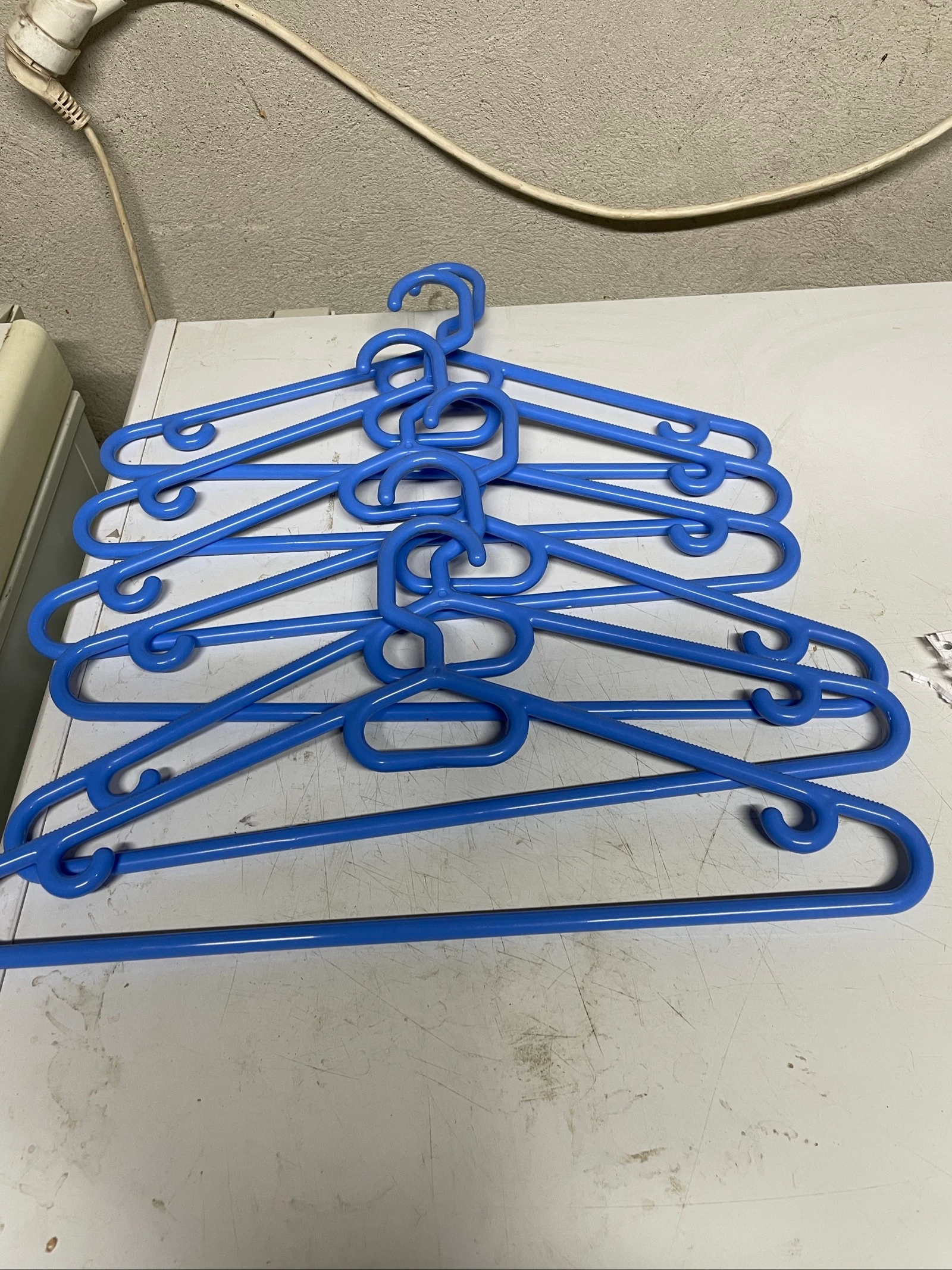 Hangers – photo 2